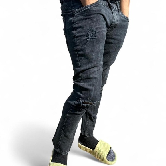 DRVN Black Distressed Skinny Jeans 30x32 - Picture 2 of 3